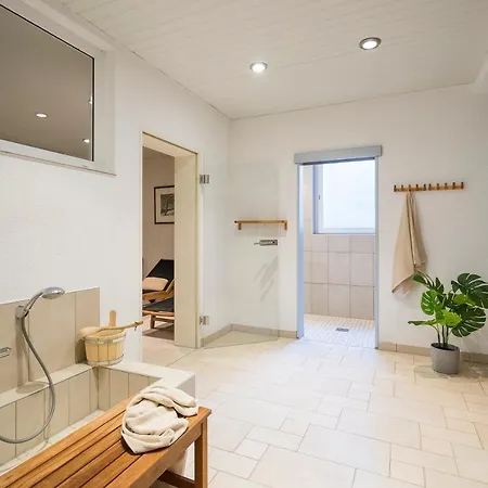 Strandleben 08 - Fritz Grebe